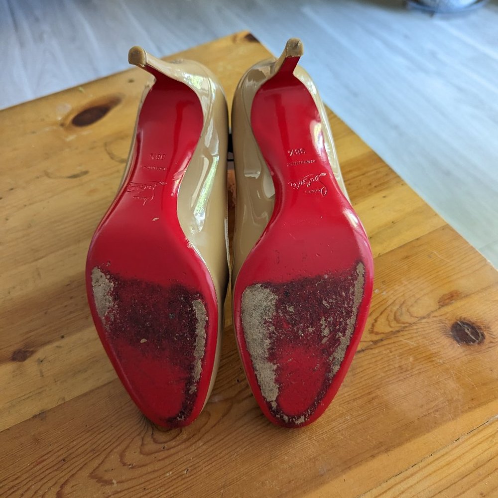 Christian Louboutin Nude Patent Leather Pumps with Red Soles - Picture 4 of 11